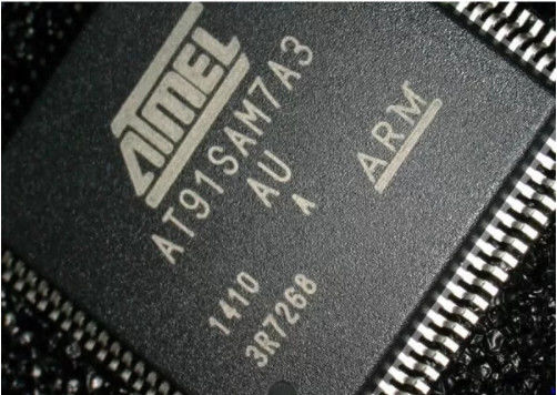 Canais da microplaqueta ATMEL QFP CAD do circuito integrado de AT91SAM7A3-AU